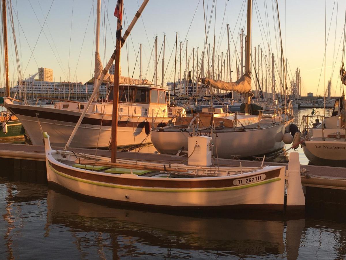 Au Coeur Du Vieux Toulon Au Calme Appartement Renove Climatise Confortable Etage Eleve Avec Ascenseur Proche Parking Et Toutes Commodites Bagian luar foto