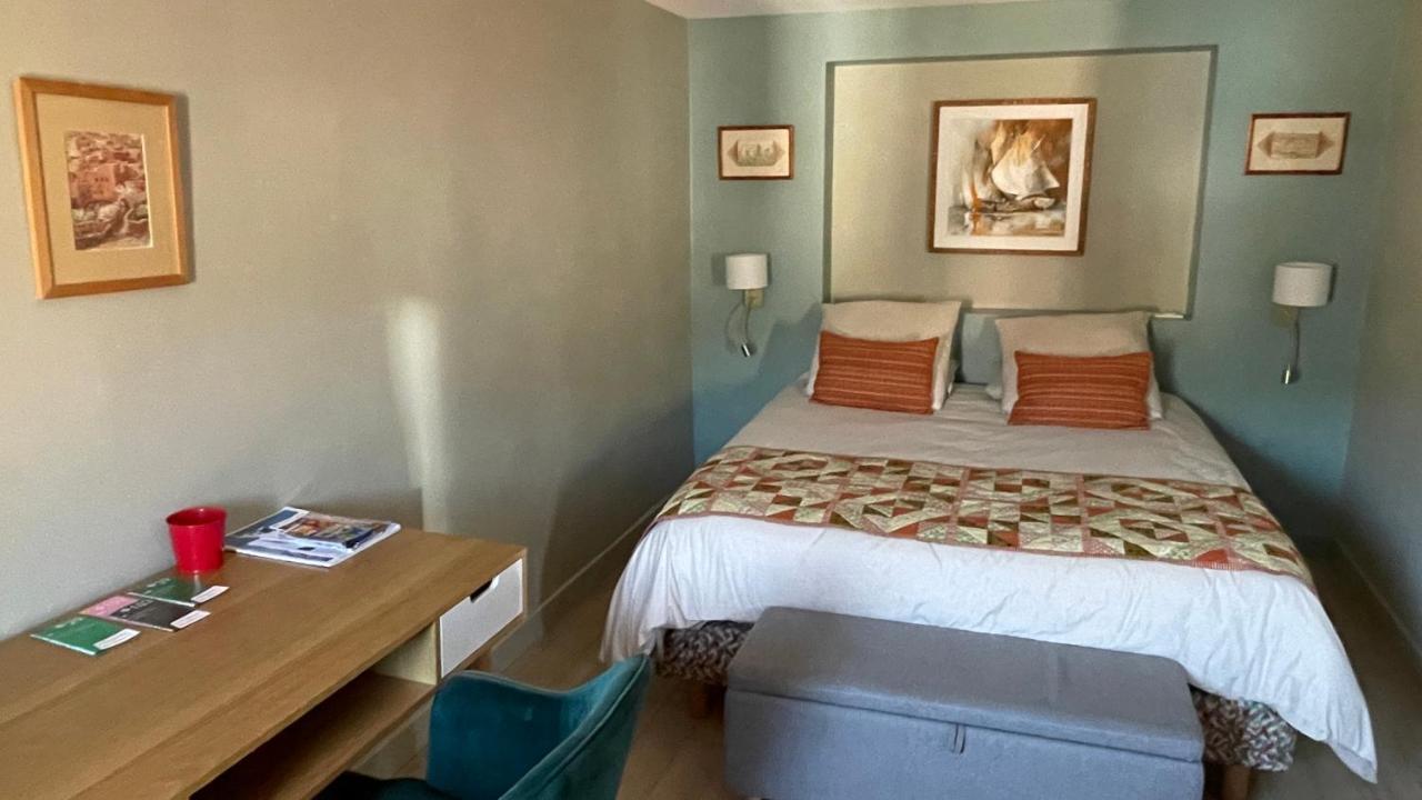 Au Coeur Du Vieux Toulon Au Calme Appartement Renove Climatise Confortable Etage Eleve Avec Ascenseur Proche Parking Et Toutes Commodites Bagian luar foto