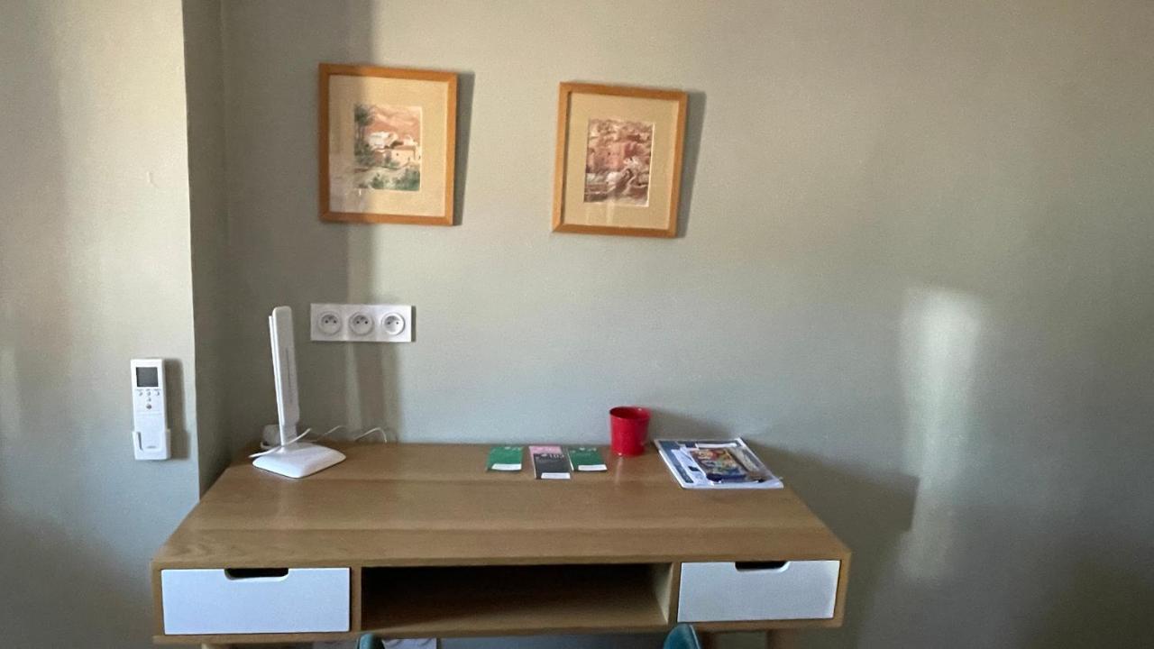 Au Coeur Du Vieux Toulon Au Calme Appartement Renove Climatise Confortable Etage Eleve Avec Ascenseur Proche Parking Et Toutes Commodites Bagian luar foto