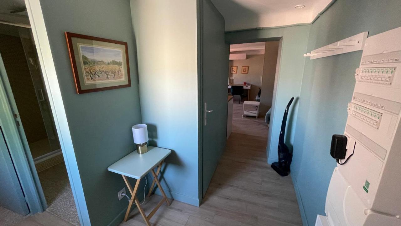Au Coeur Du Vieux Toulon Au Calme Appartement Renove Climatise Confortable Etage Eleve Avec Ascenseur Proche Parking Et Toutes Commodites Bagian luar foto