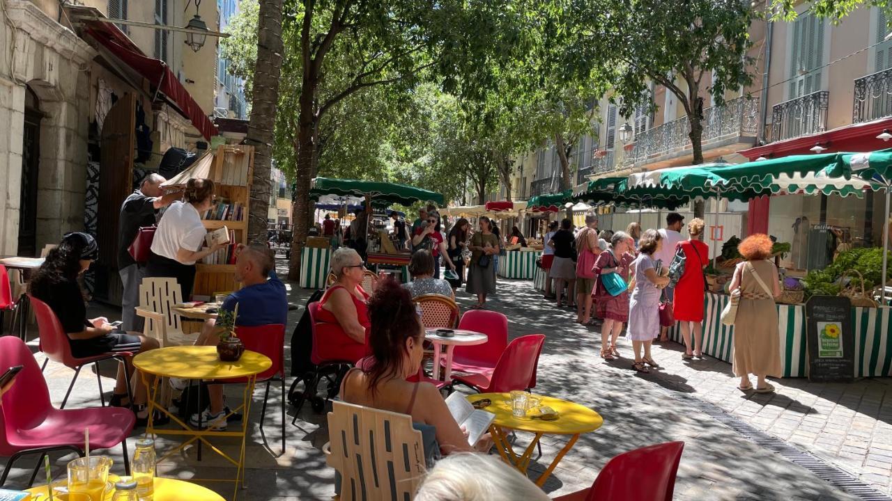 Au Coeur Du Vieux Toulon Au Calme Appartement Renove Climatise Confortable Etage Eleve Avec Ascenseur Proche Parking Et Toutes Commodites Bagian luar foto