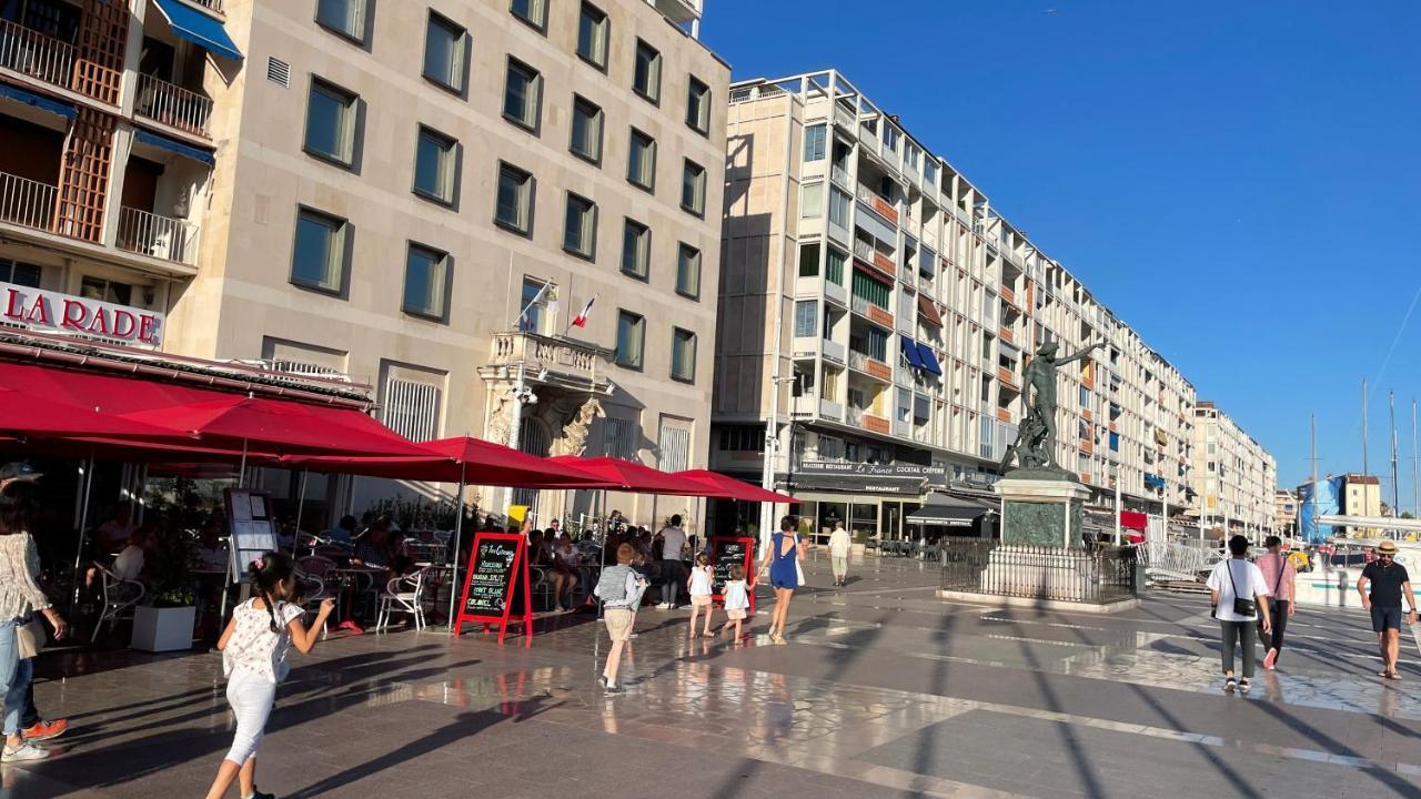 Au Coeur Du Vieux Toulon Au Calme Appartement Renove Climatise Confortable Etage Eleve Avec Ascenseur Proche Parking Et Toutes Commodites Bagian luar foto
